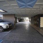 Hogyan oldható meg a reptéri parkolás Vecsésen?